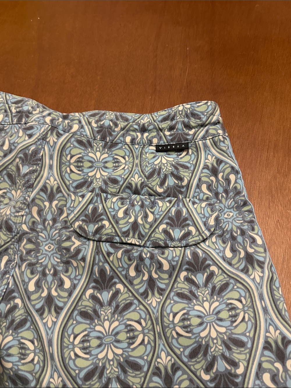 VISSLA Blue Floral-Patterned Men’s Swim Board Shorts - Picture 12 of 14
